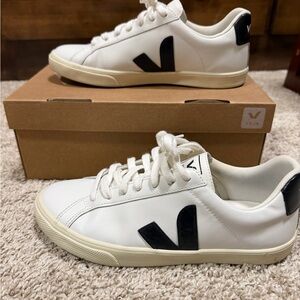 Veja Women’s Esplar Sneakers